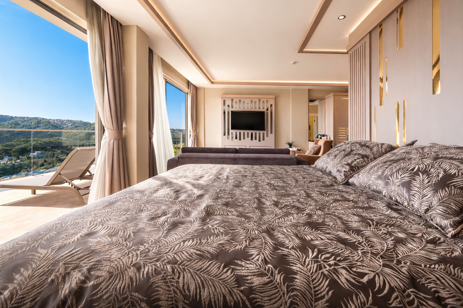 Deluxe Jakuzili Oda – Oturma alanı ve deniz manzarası